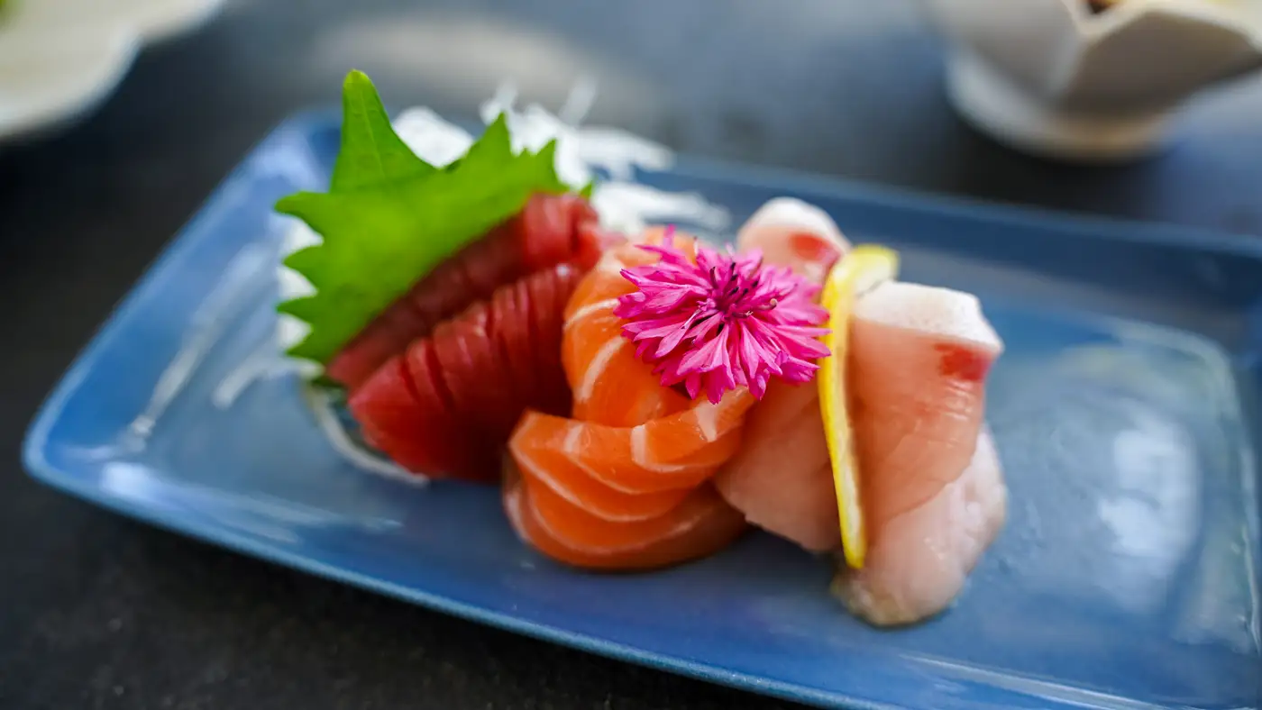 9-piece sashimi combo with premium cuts